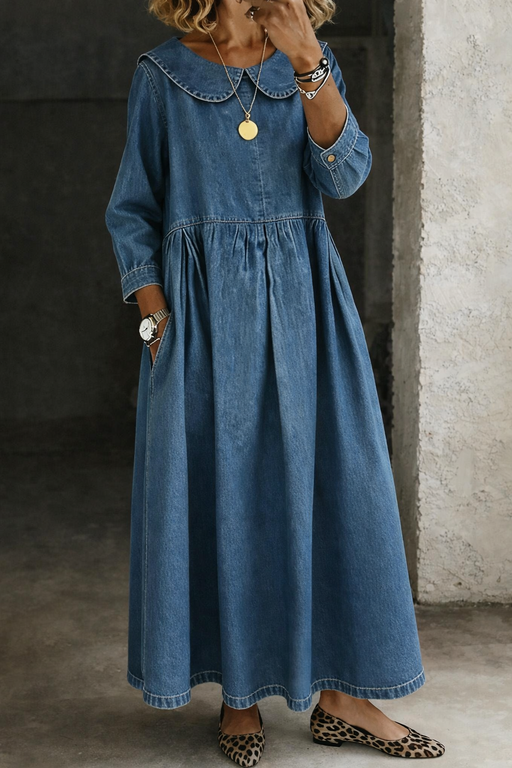 Clara | Robe en denim col Claudine