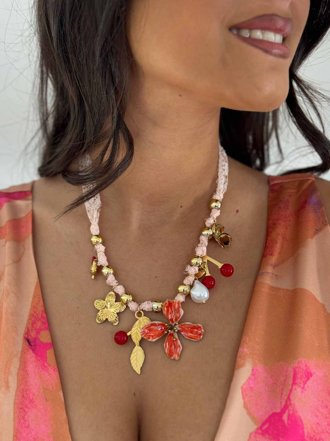 Collier cerise